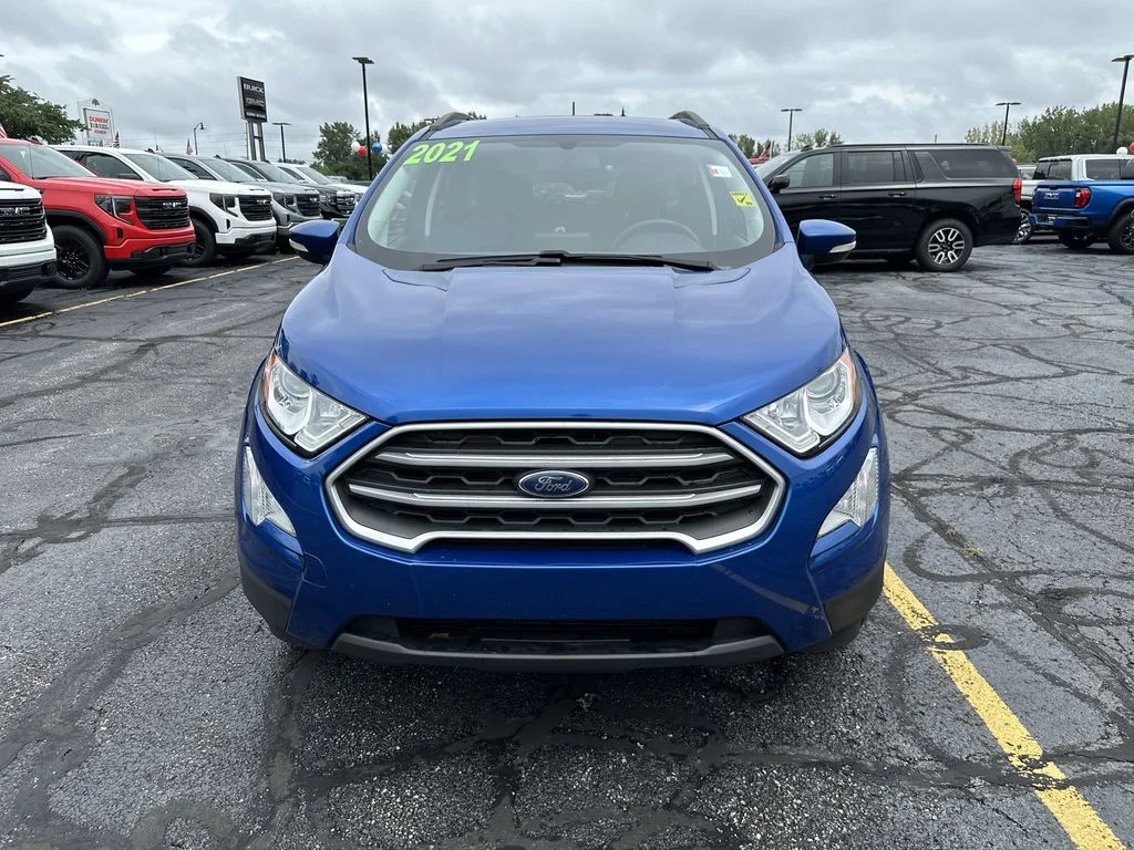 Used 2021 Blue Ford SE image 3