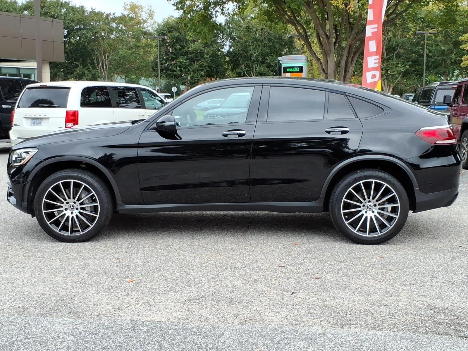 Used 2023 Black Mercedes-Benz GLC 300 image 3