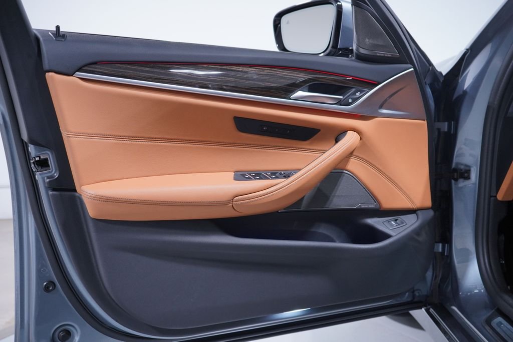 Used 2022 Bluestone Metallic BMW 530i image 19
