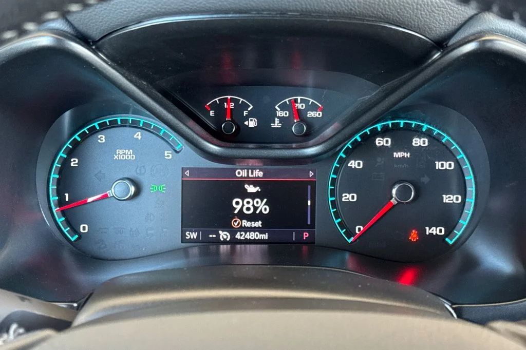 Used 2022 Black Chevrolet Z71 image 29
