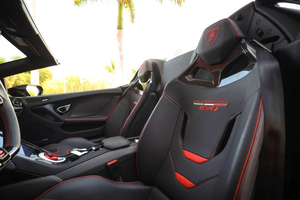 Used 2020 Nero Noctis Lamborghini Base image 47