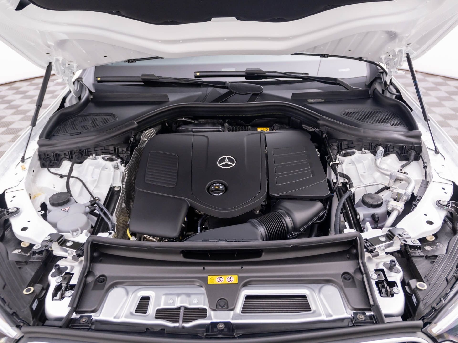 New 2027 Polar White Mercedes-Benz GLC 300 image 33