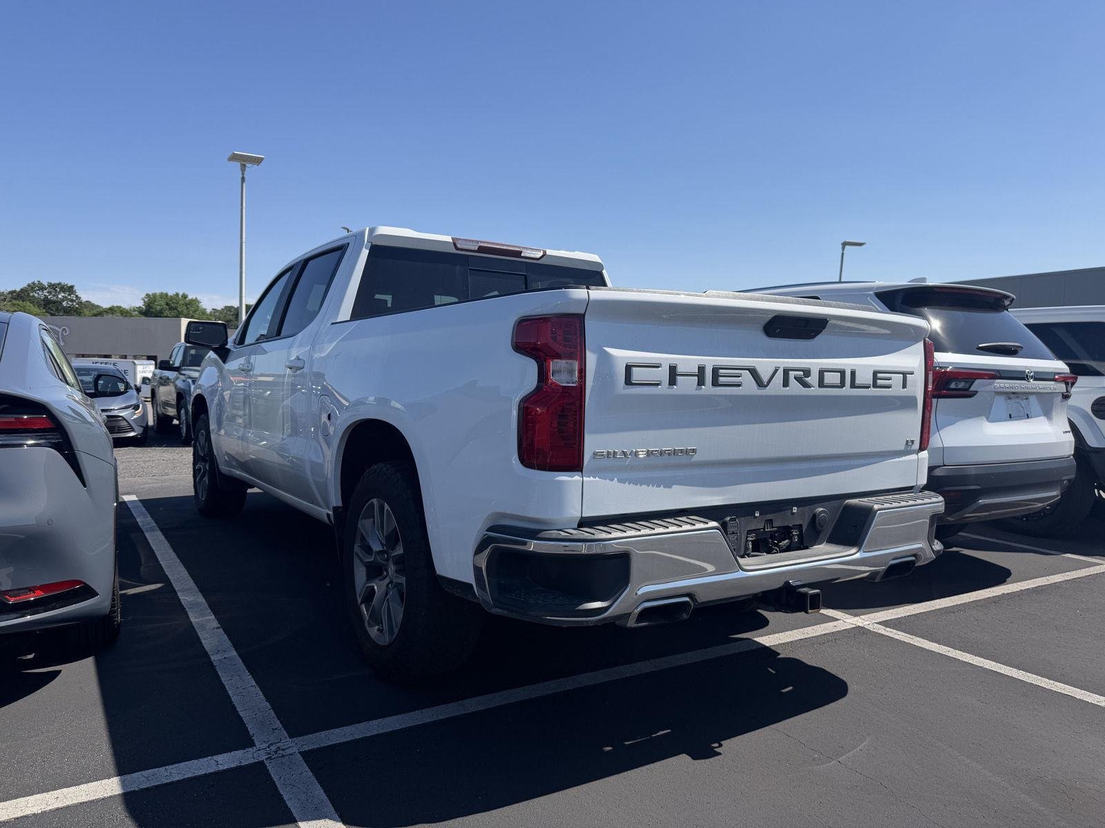 Used 2020 Summit White Chevrolet LT image 4