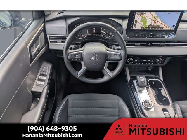 Used 2025 Gray Mitsubishi SE image 17