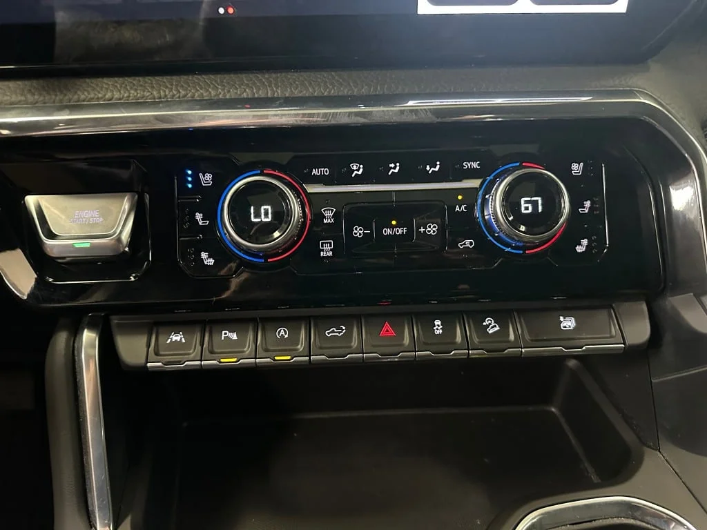 Used 2024 White Frost Tricoat GMC Denali image 18