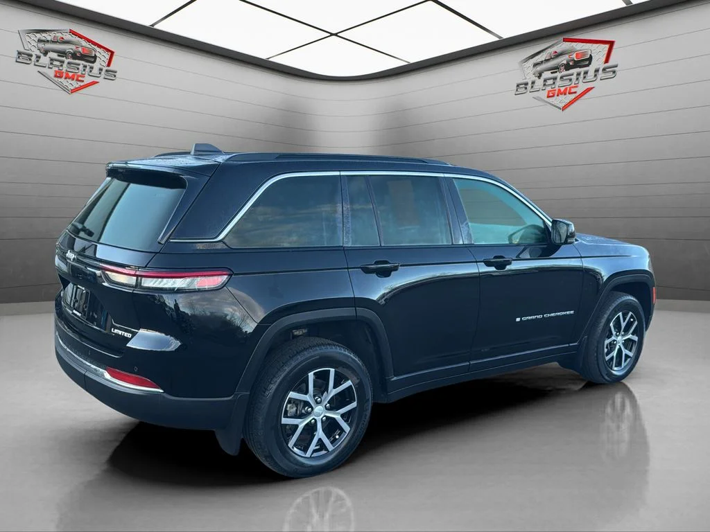 Used 2025 Black Jeep Limited image 5
