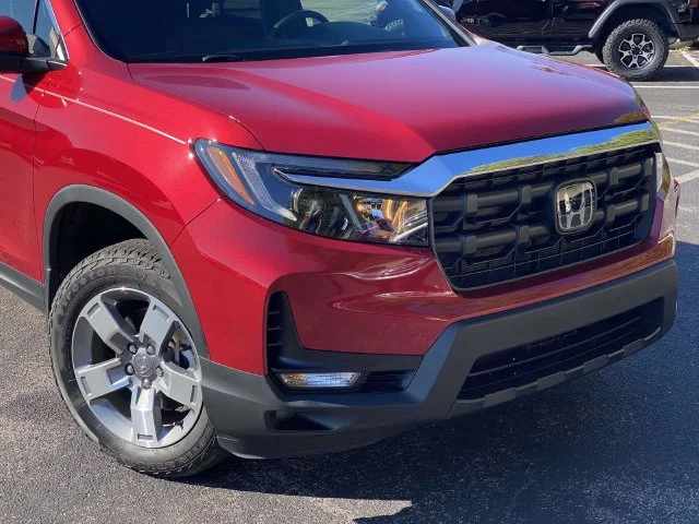 Certified Used 2025 Radiant Red Metallic II Honda RTL image 35