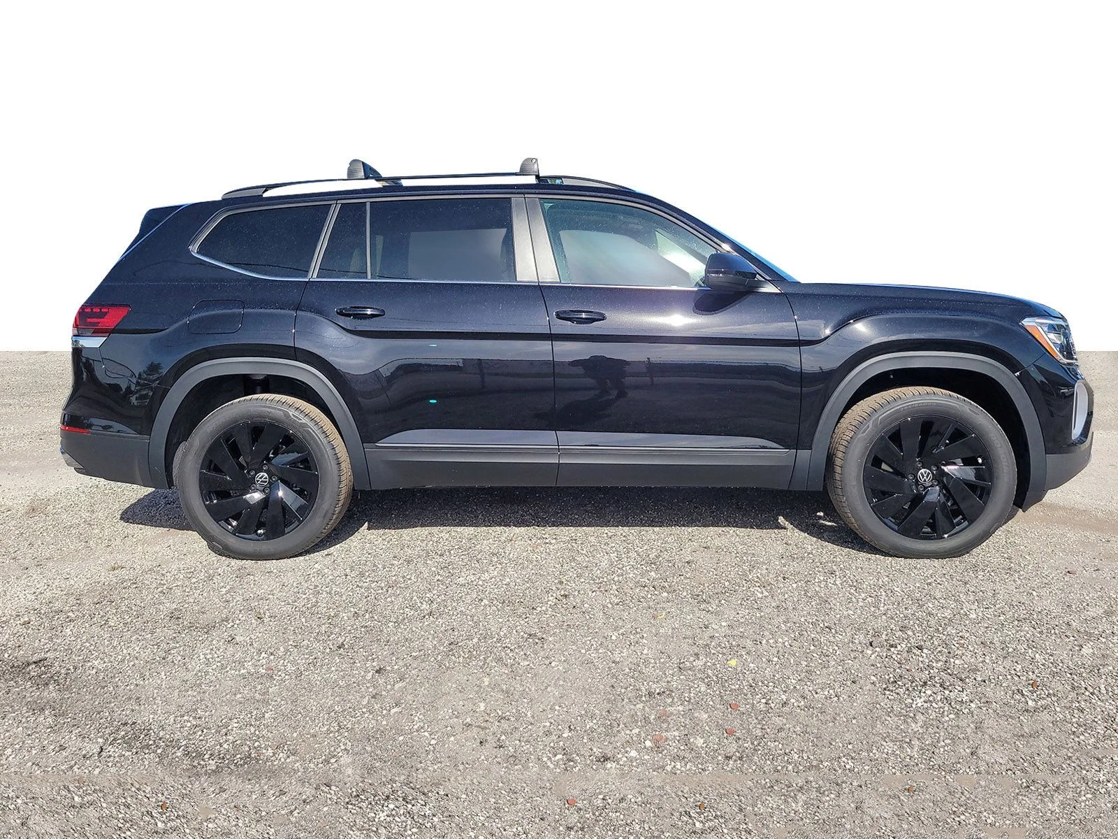 New 2026 Deep Black Pearl Volkswagen 2.0T SE W/TECHNOLOGY image 5