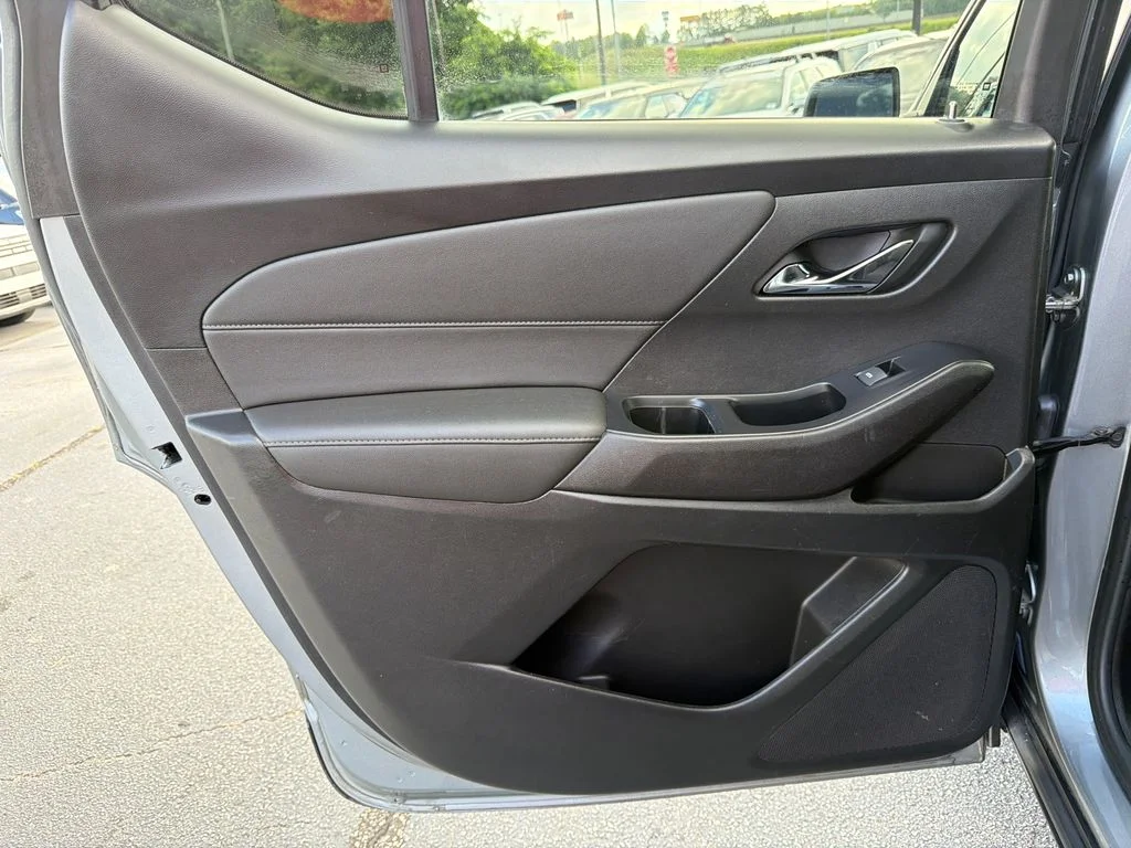 Used 2023 Gray Chevrolet LT image 22