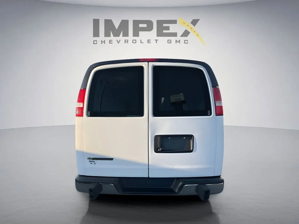 Used 2023 Summit White Chevrolet WT image 4