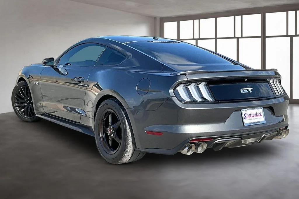 Used 2016 Gray Ford GT Premium image 4
