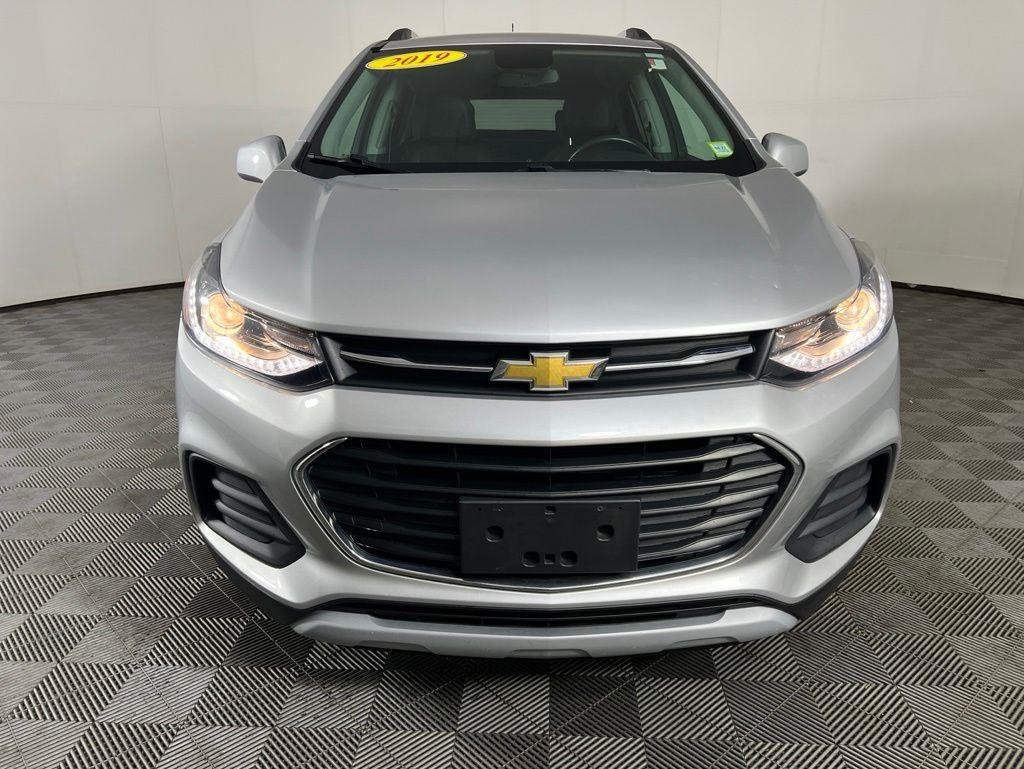 Used 2019 Silver Ice Metallic Chevrolet LT image 3