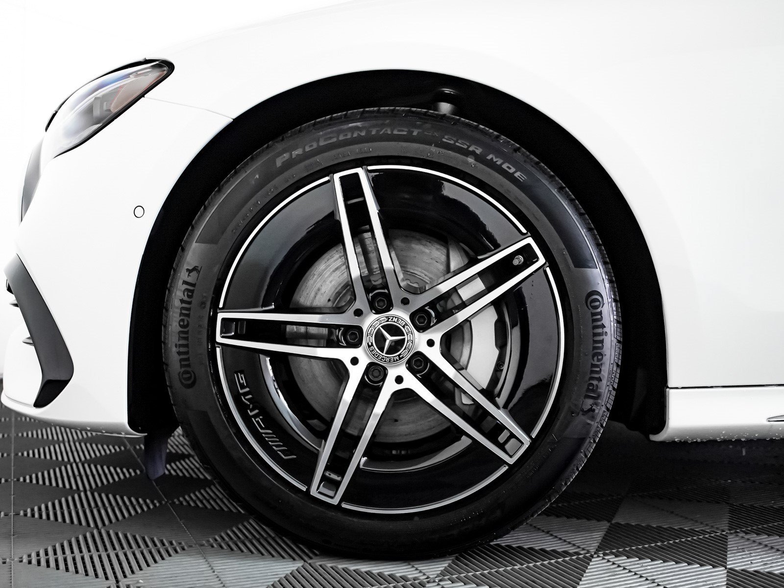 2026 Mercedes-Benz E-Class E350 - Photo 6