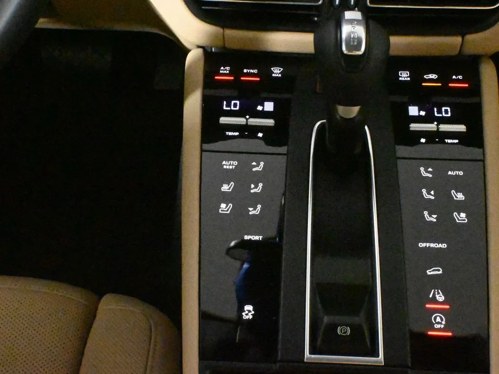 Certified Used 2025 Blue Porsche  image 27