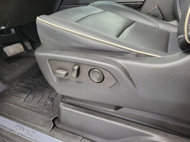 Used 2022 White GMC SLT image 9