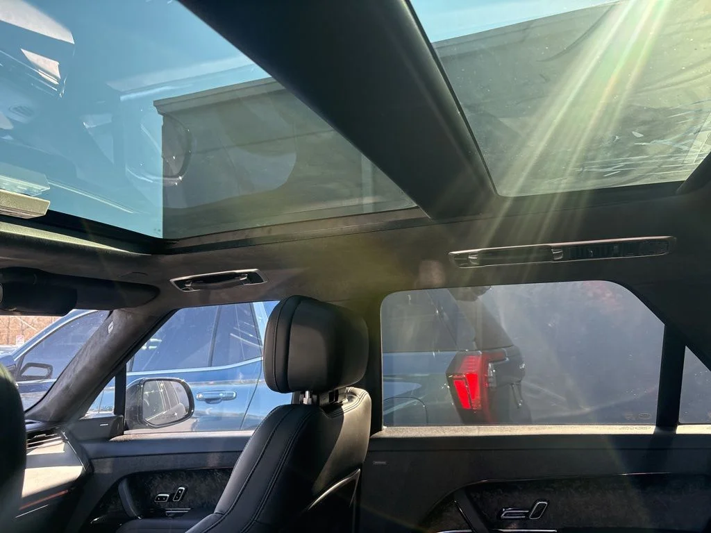 Used 2023 Black Land Rover First Edition image 3
