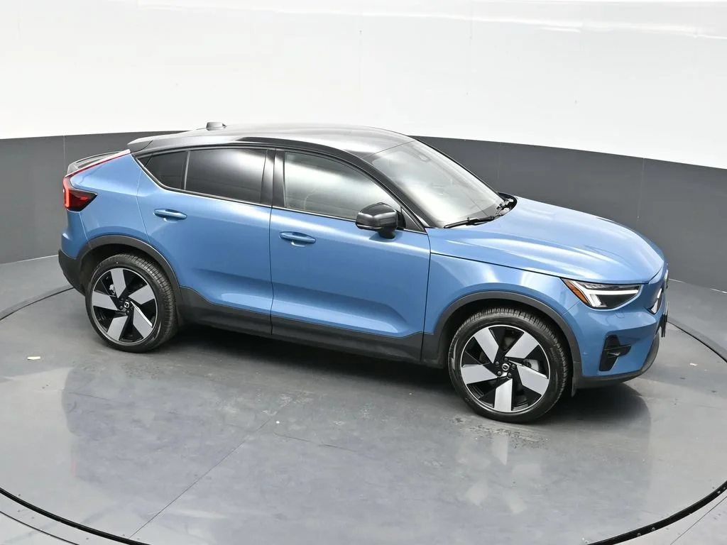 Certified Used 2022 Blue Volvo Ultimate image 30