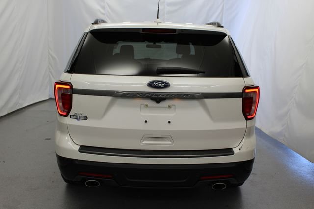 Used 2018 White Platinum Tri-Coat Metallic Ford XLT image 7