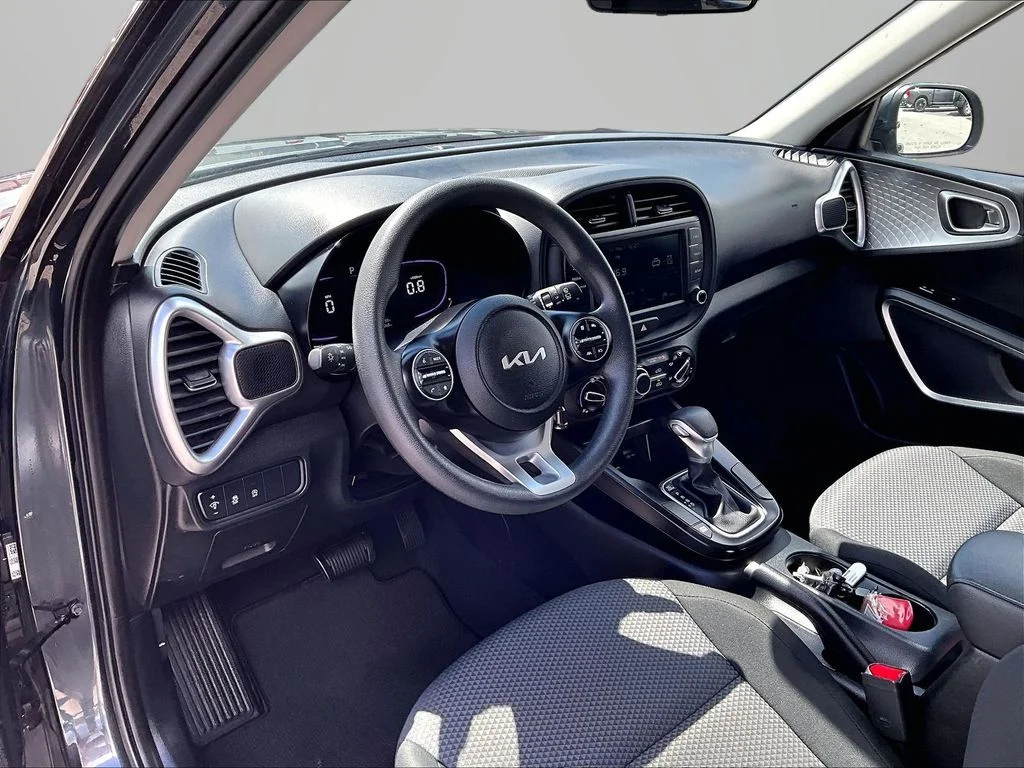 2025 Kia Soul LX - Photo 15