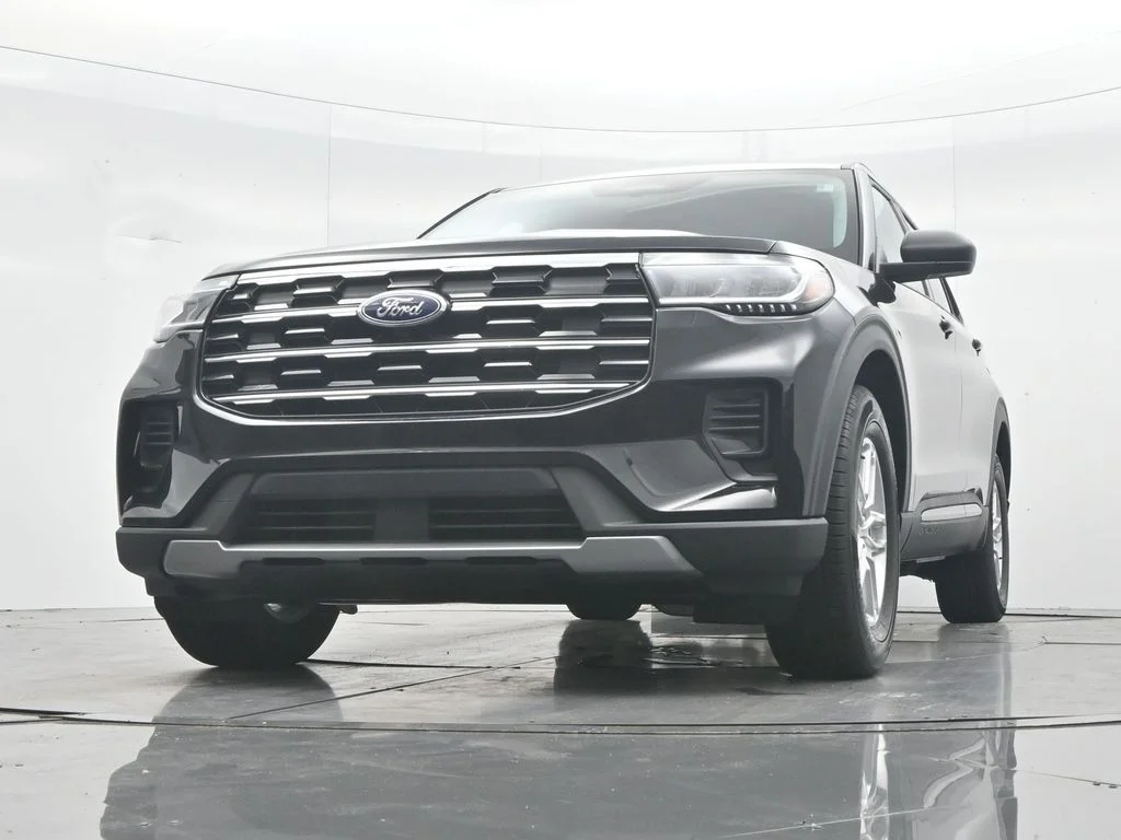 New 2026 Agate Black Metallic Ford Active image 41