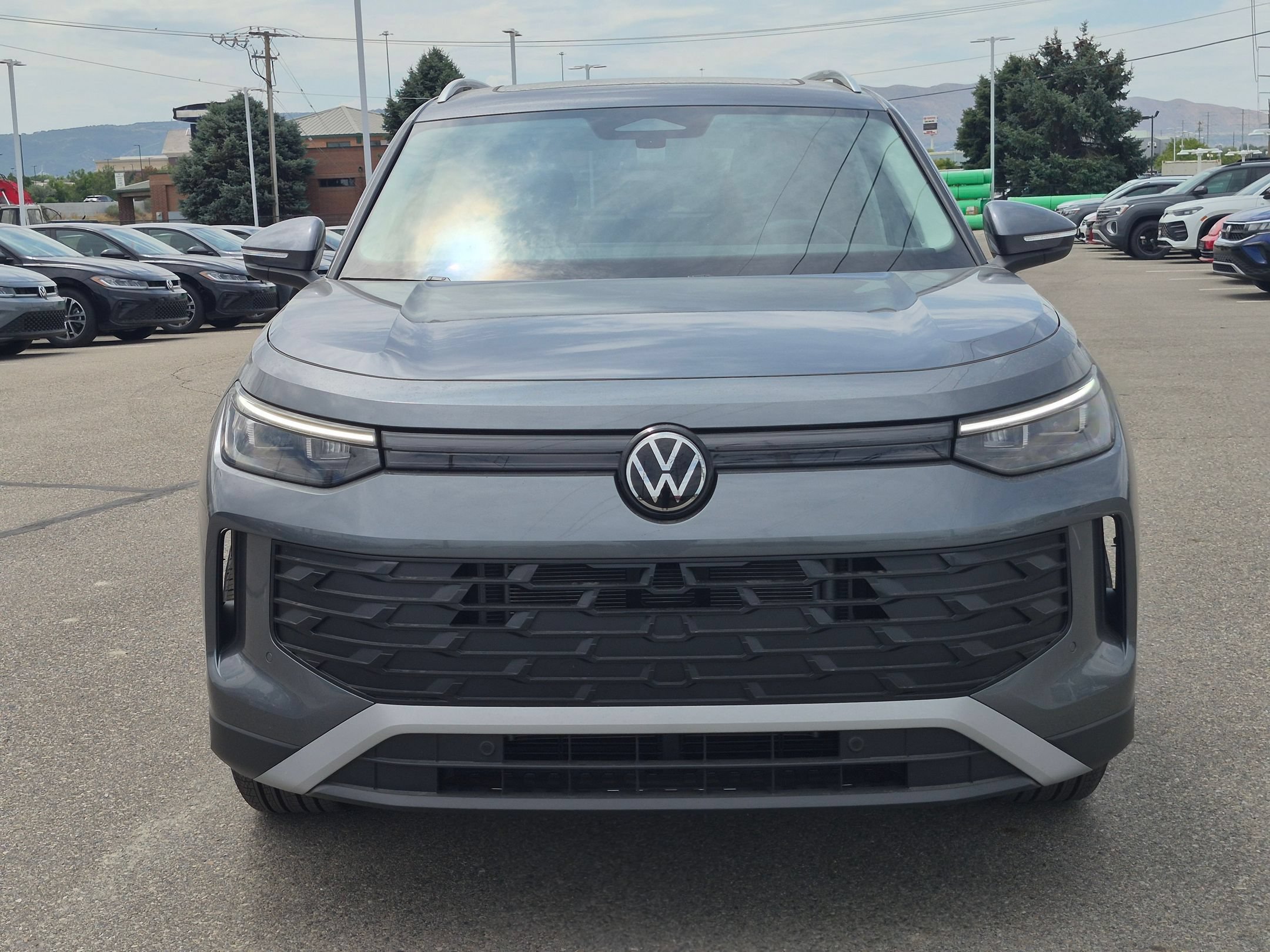 New 2026 Platinum Gray Metallic Volkswagen SE image 9