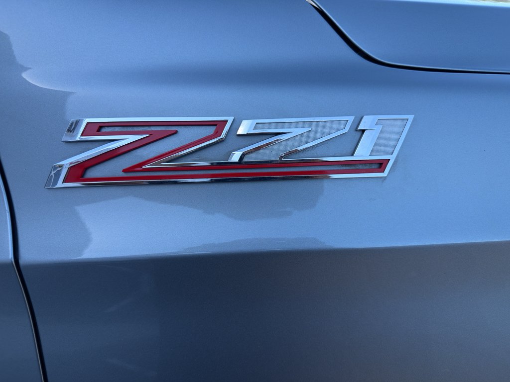 Used 2025 Gray Chevrolet Z71 image 37