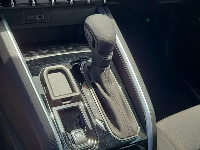 New 2026 Summit White Chevrolet WT image 28
