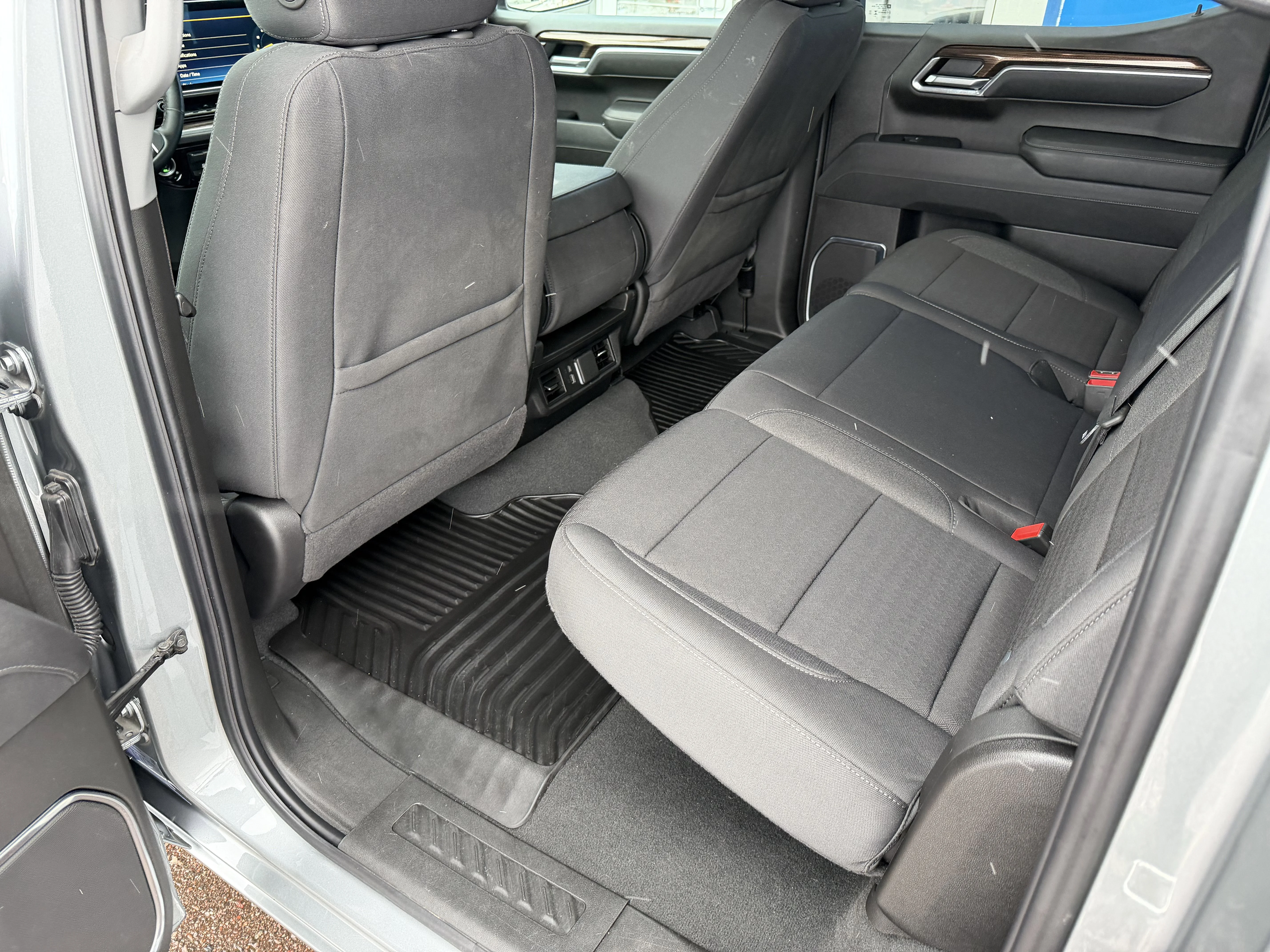 2025 Chevrolet Silverado 1500 LT - Photo 12