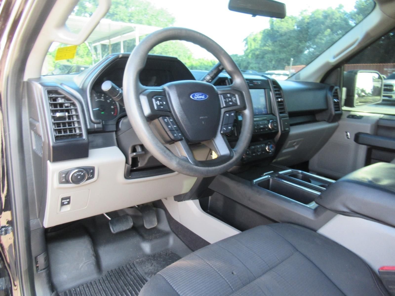 Used 2020 Black Ford XL image 19