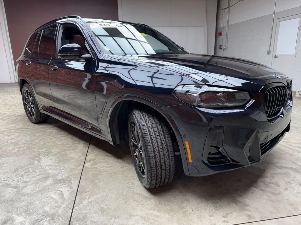 Used 2024 Black BMW xDrive30i image 8