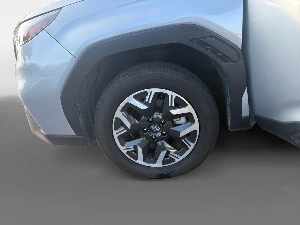 Used 2025 Ice Silver Metallic Subaru Premium image 14