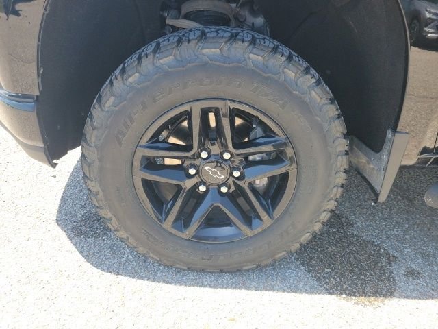Used 2019 Black Chevrolet Custom Trail Boss image 28
