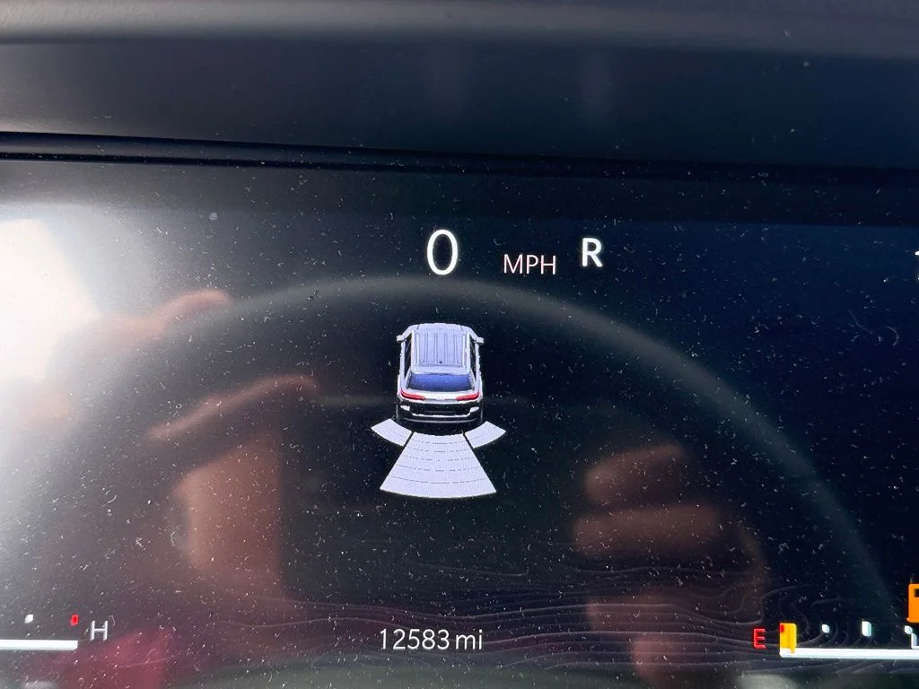 Used 2025 White Jeep Laredo image 13