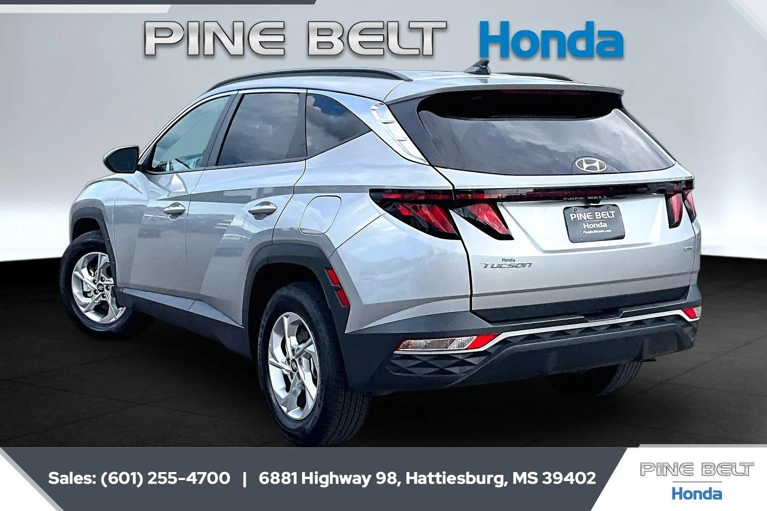 Used 2024 Shimmering Silver Hyundai SEL image 2