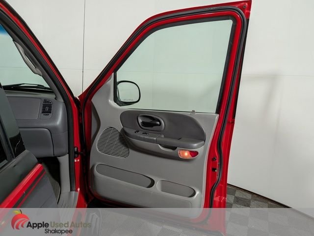Used 2002 Red Ford XLT image 32