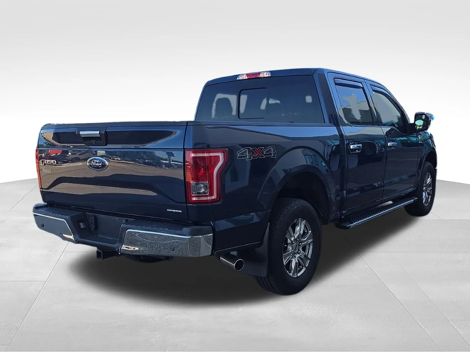 Used 2015 Blue Ford XLT image 4