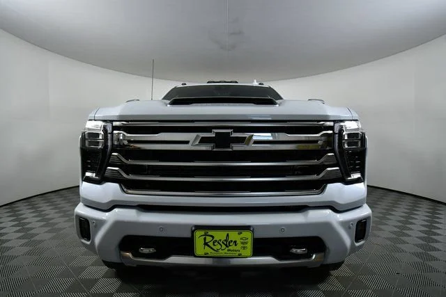 New 2026 Polar White Tricoat Chevrolet High Country image 7