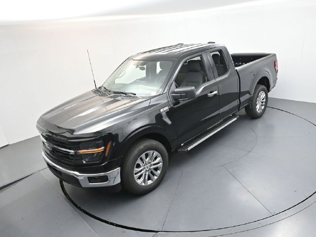 New 2026 Agate Black Metallic Ford XLT image 39