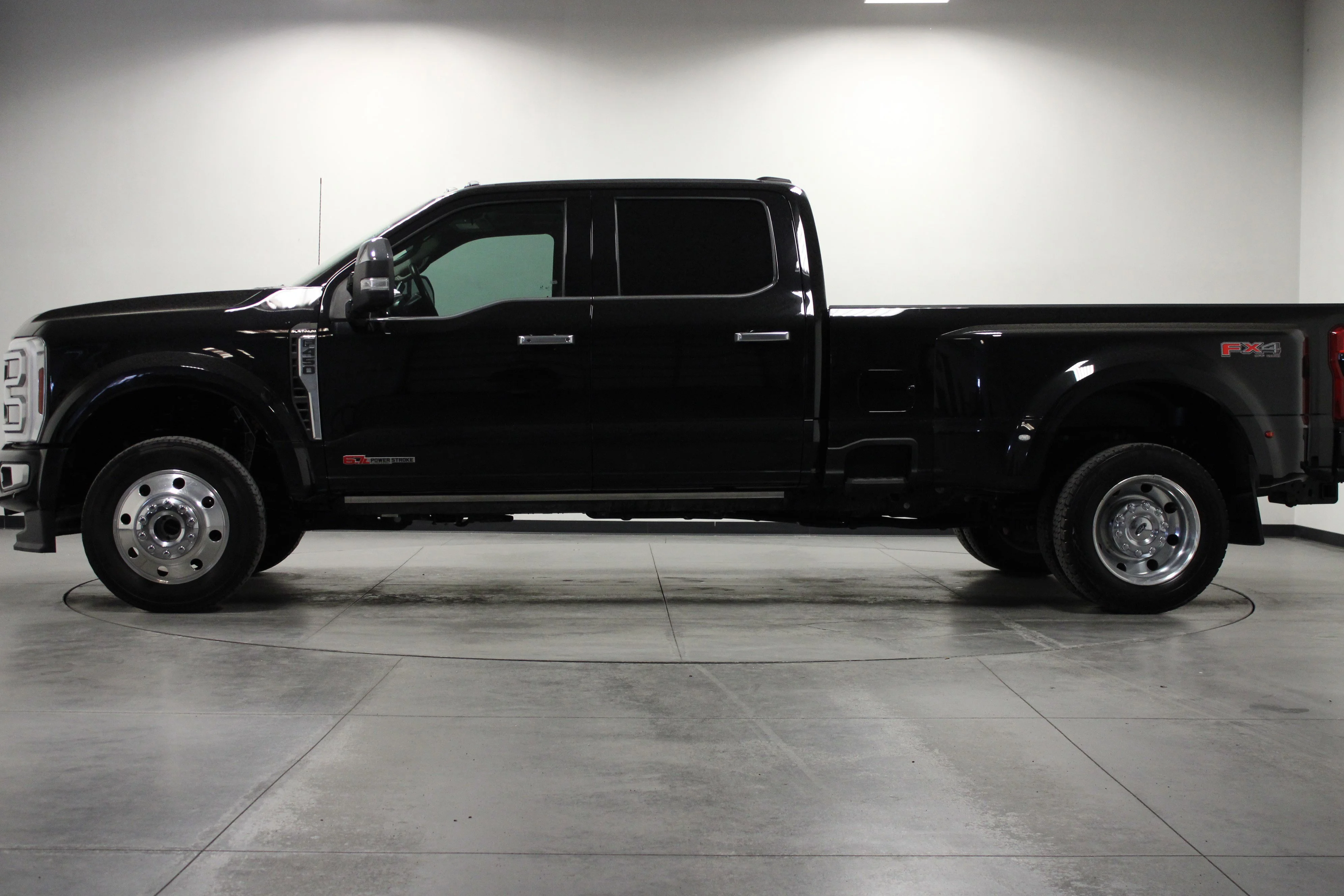 Used 2025 Agate Black Metallic Ford Platinum image 7