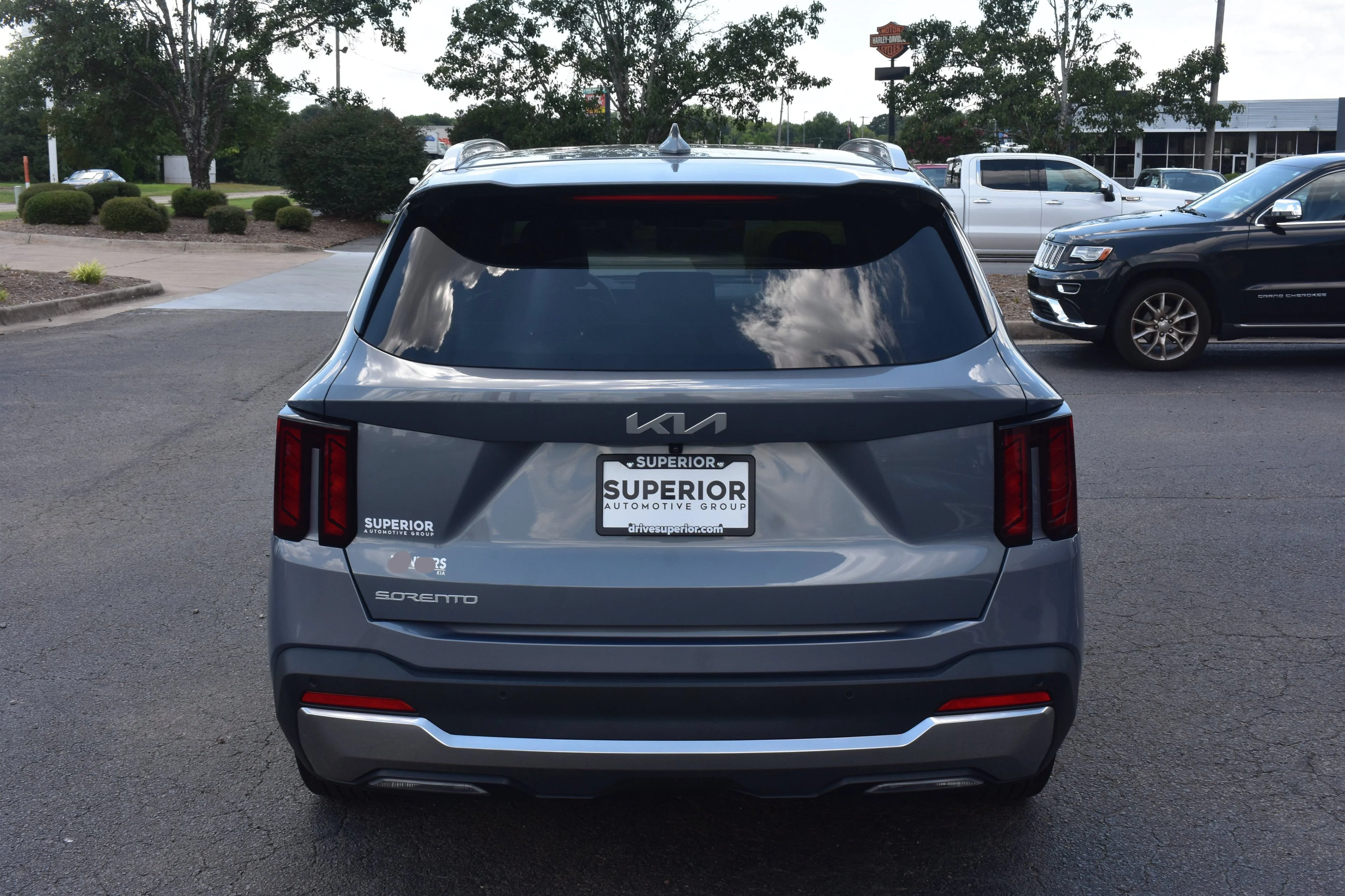 Used 2025 Everlasting Silver Kia S image 6
