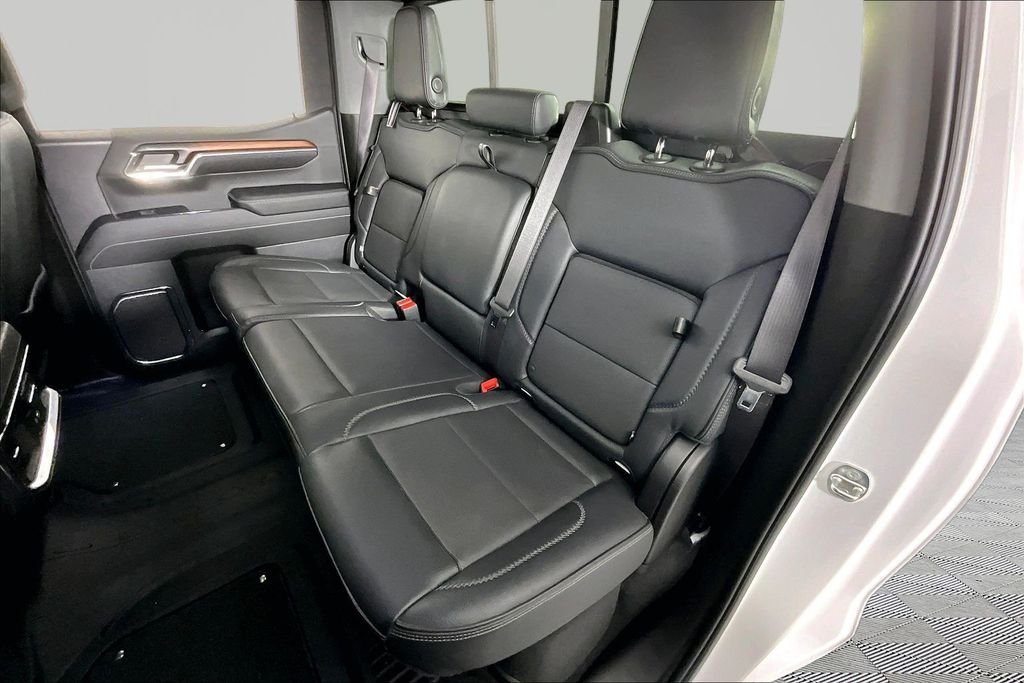 Used 2024 White GMC Denali image 22