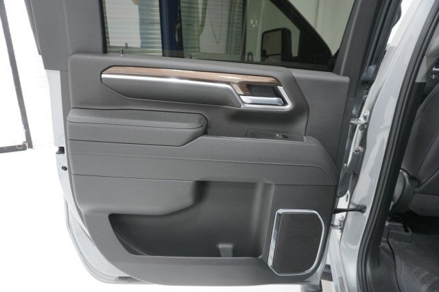 Used 2026 Sterling Gray Metallic Chevrolet LT image 19