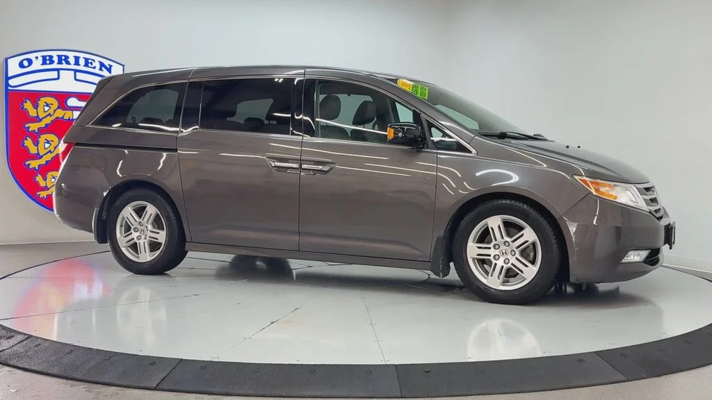 Used 2013 White Diamond Pearl Honda Touring Elite image 3