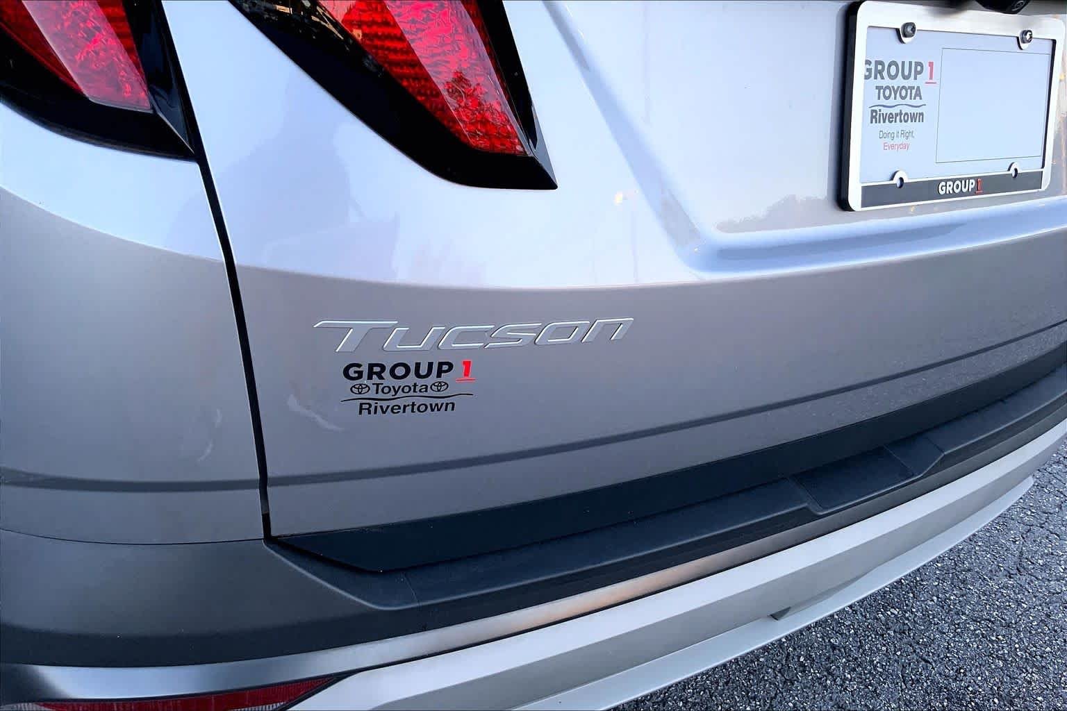 Used 2025 Shimmering Silver Hyundai SE image 28