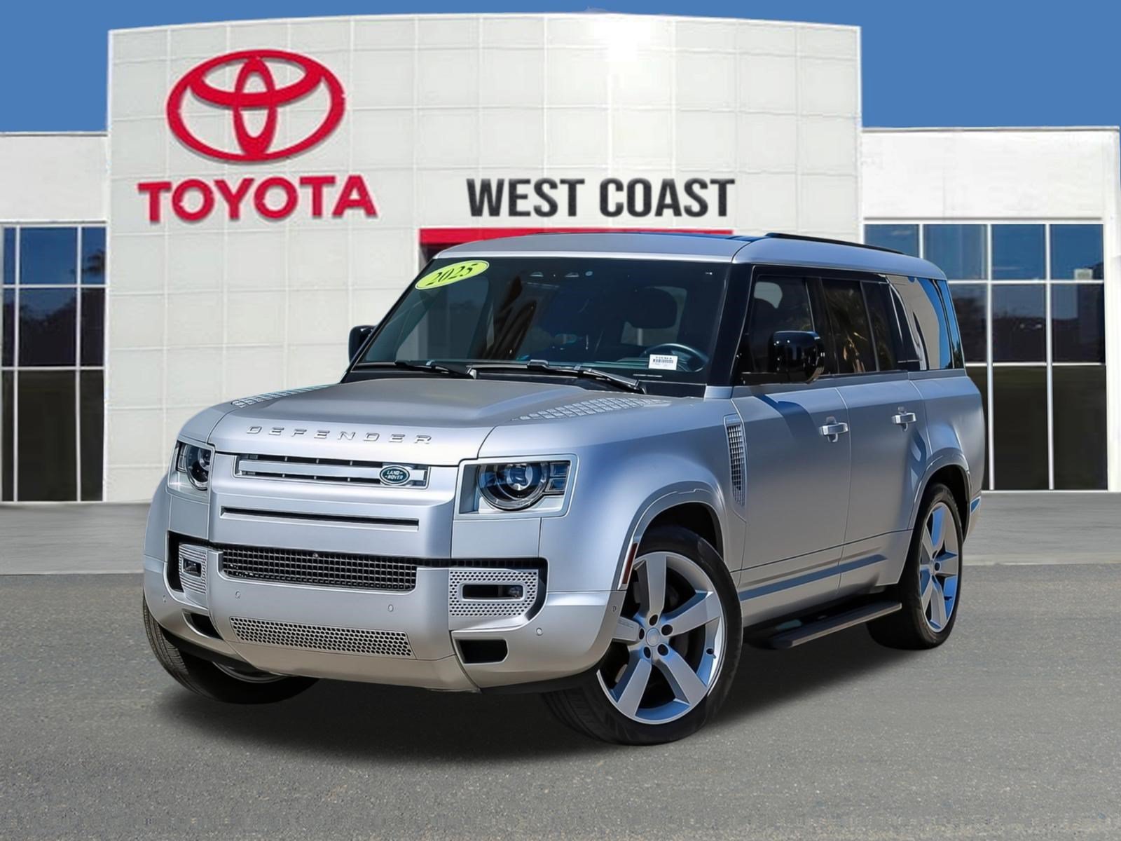 Used 2025 Silicon Silver Premium Metallic Land Rover X image 1