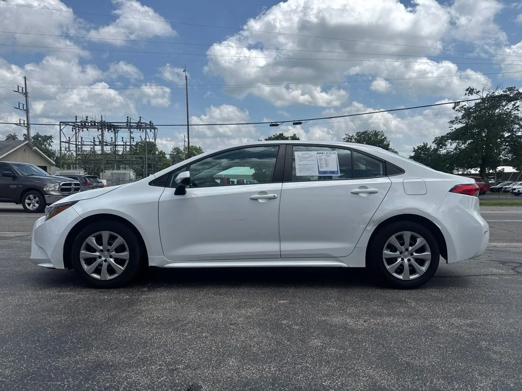 Used 2022 White Toyota LE image 4