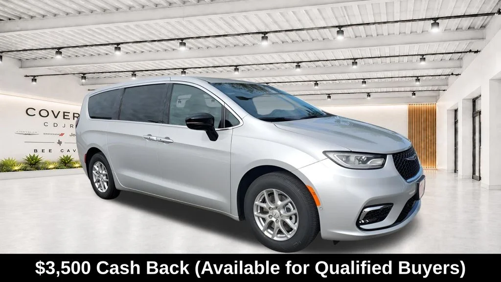 2026 Chrysler Pacifica Select's photo