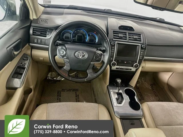 Used 2012 Super White Toyota XLE image 24