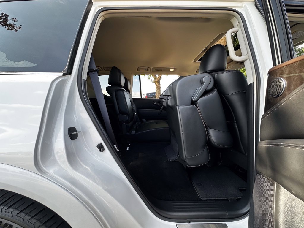 Used 2024 White Nissan Platinum image 24
