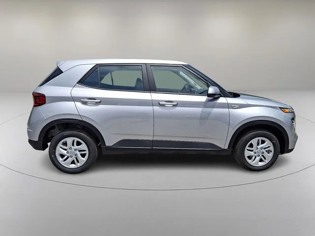 New 2026 Silver Hyundai SE image 8